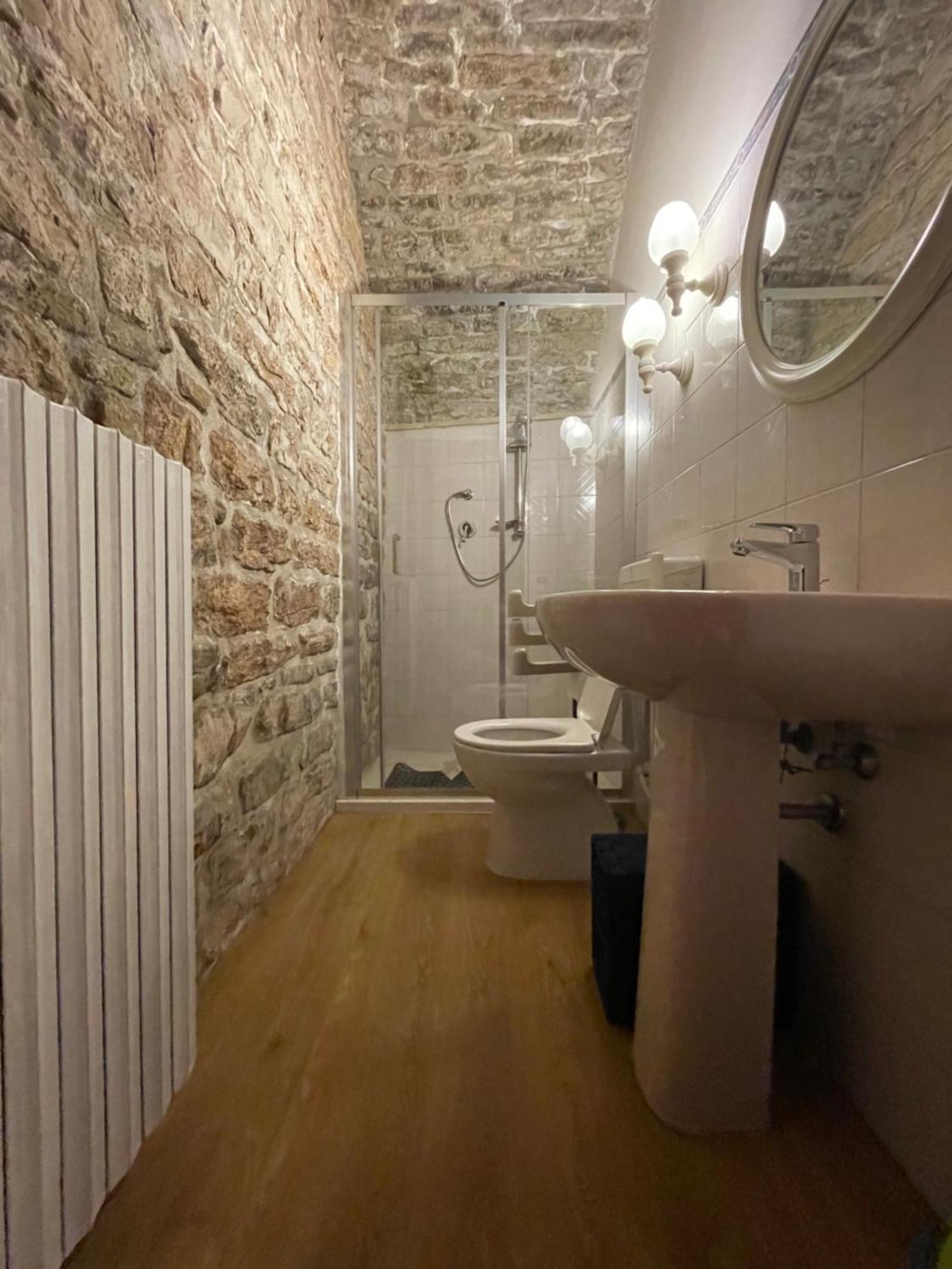 Happy House - Porta San Giacomo Apartment Assisi Luaran gambar